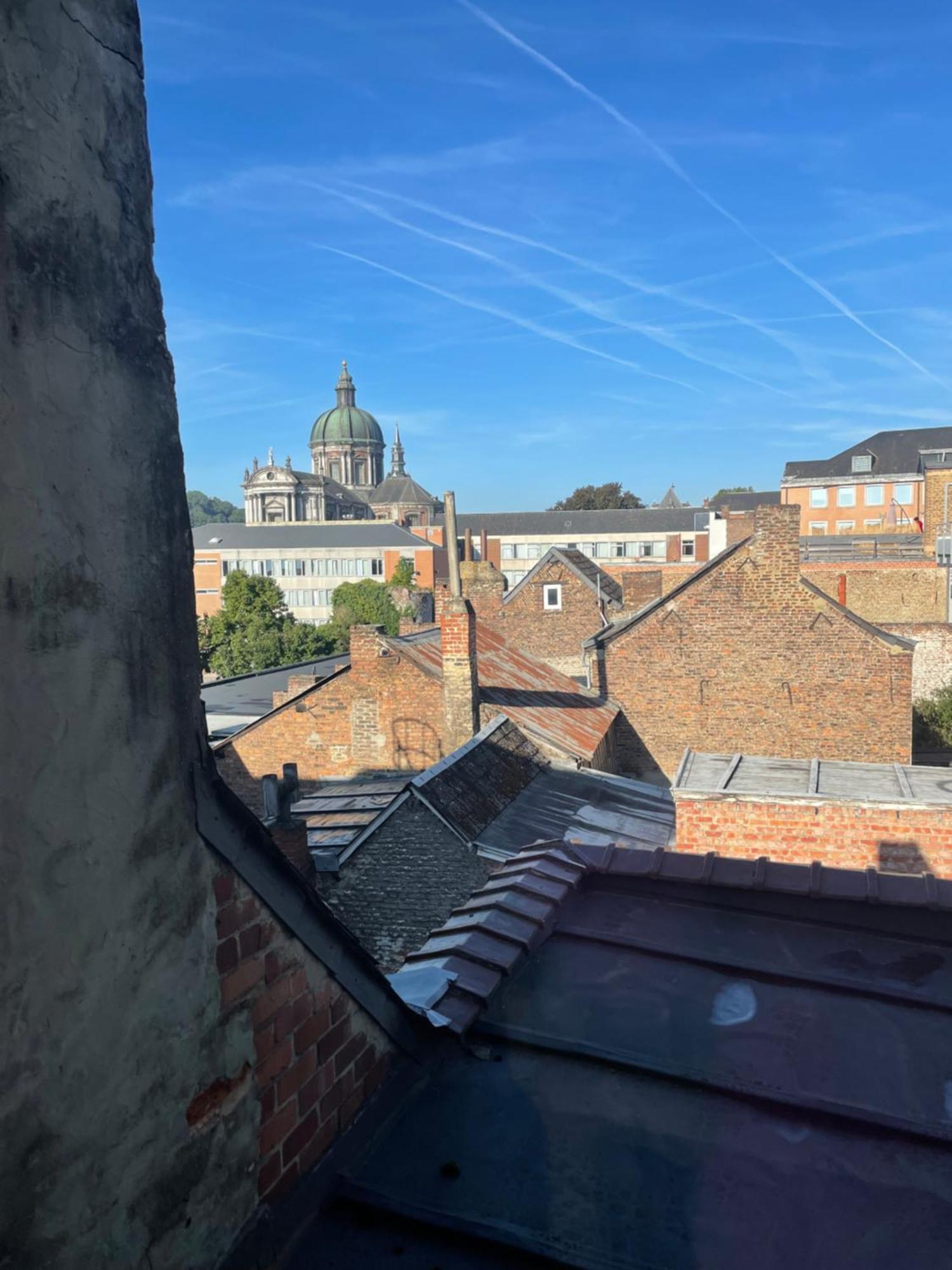 Le 25, Duplex Elegant Au Coeur Du Pietonnier Historique Apartment นามูร์ ภายนอก รูปภาพ